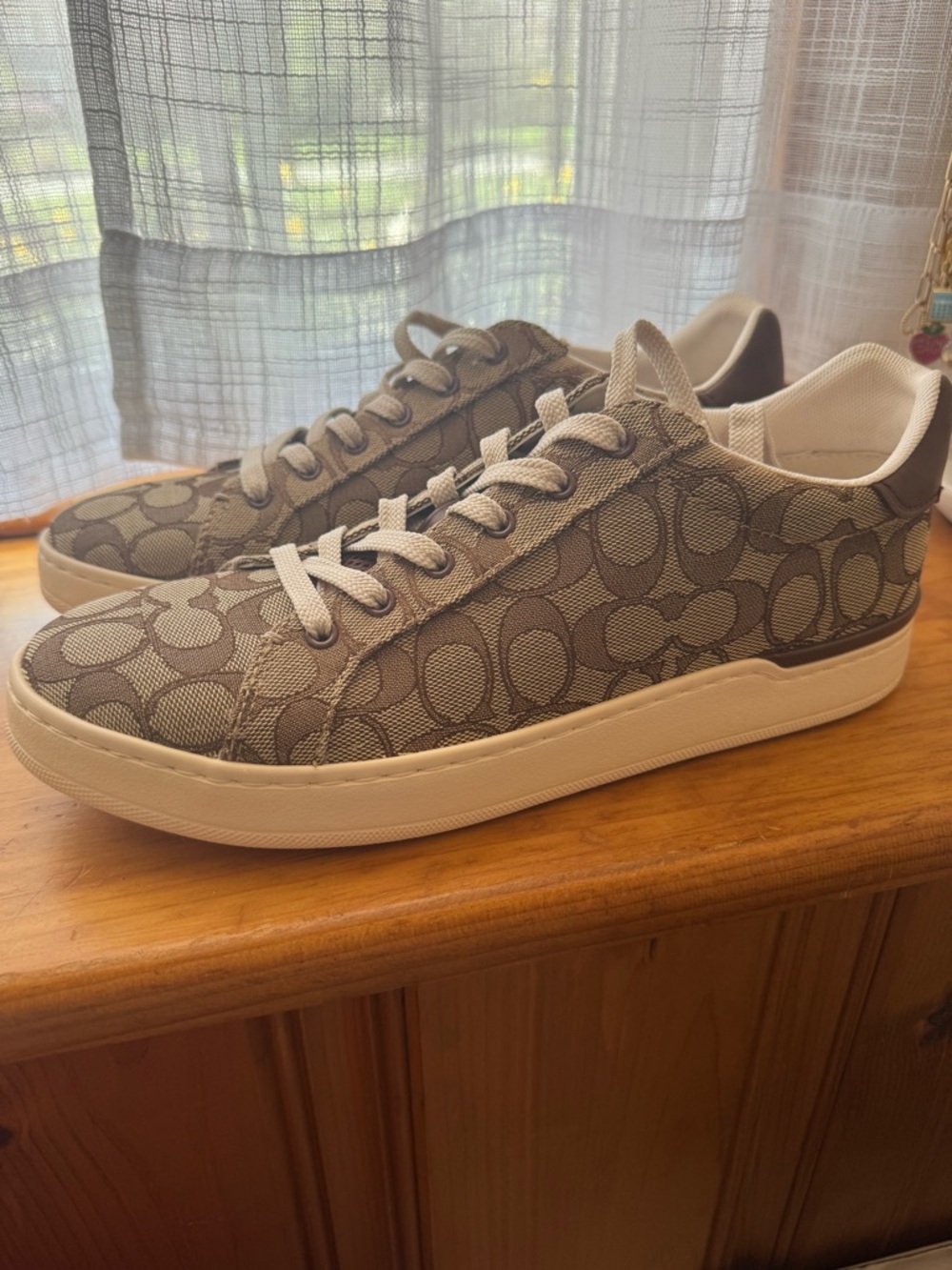 Coach Women’s Clip Low Top Sneaker